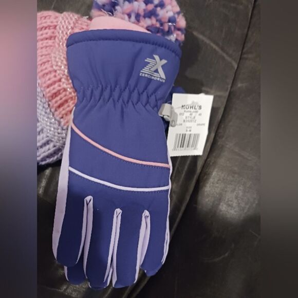 ZeroExposure Hat & Gloves set - Picture 5 of 5